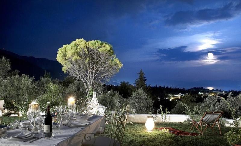 Castello Di Vista Hotel Ypsos Exterior photo